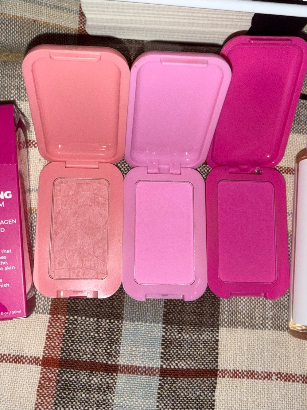 Creamy Pink Trio Blush Palette – Soft Rose, Baby Pink, Hot Fuchsia